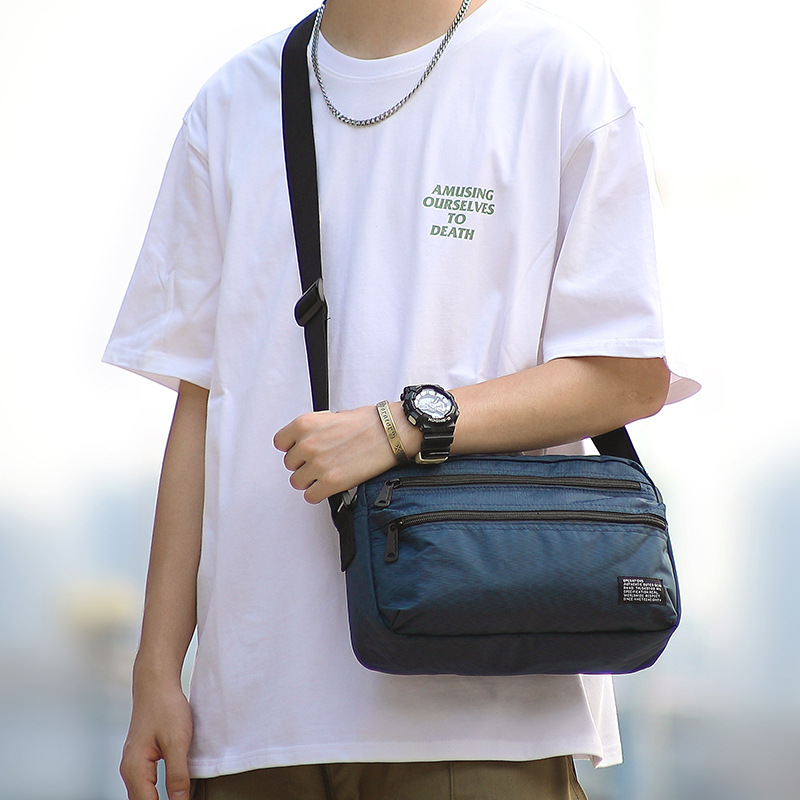 Borsa a tracolla minimalista d - Tablet Shoulder Bag recensione e prezzo